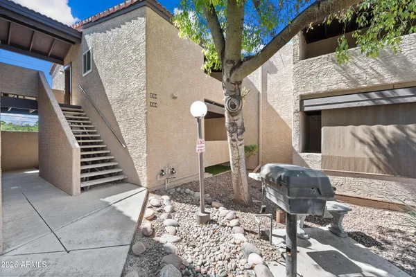 $1,350 | 5146 East Oak Street, Unit 204, Phoenix, AZ 85008