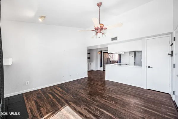 $1,400 | 5146 East Oak Street, Unit 204, Phoenix, AZ 85008