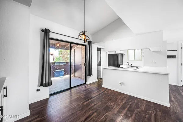 $1,400 | 5146 East Oak Street, Unit 204, Phoenix, AZ 85008