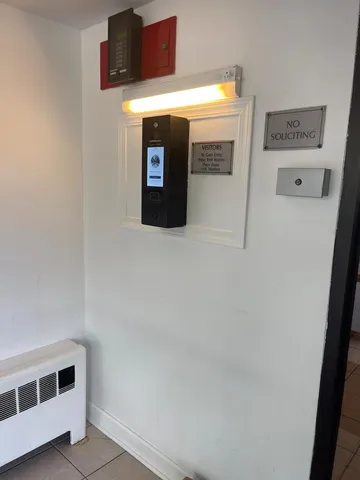 $154,500 | 1000 South Lorraine Road, Unit 214, Wheaton, IL 60189