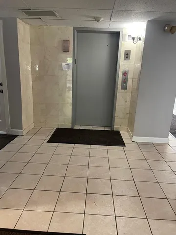 $154,500 | 1000 South Lorraine Road, Unit 214, Wheaton, IL 60189