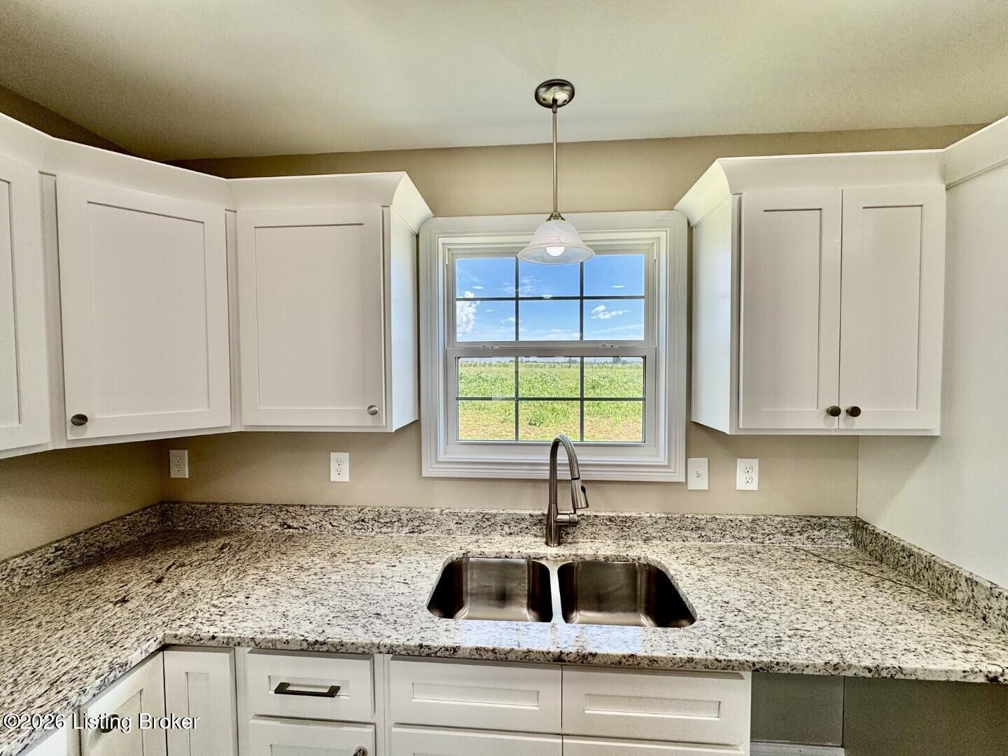 1574 Old Perryville Loop Springfield, KY 40069 - Photo 7 of 21 007_Kitchen