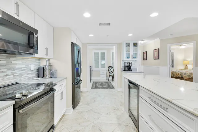 $4,000 | 33 Comares Avenue, Unit 203, St. Augustine, FL 32080