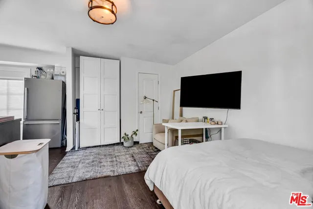 $2,995,000 | 911 South Victoria Avenue, Los Angeles, CA 90019