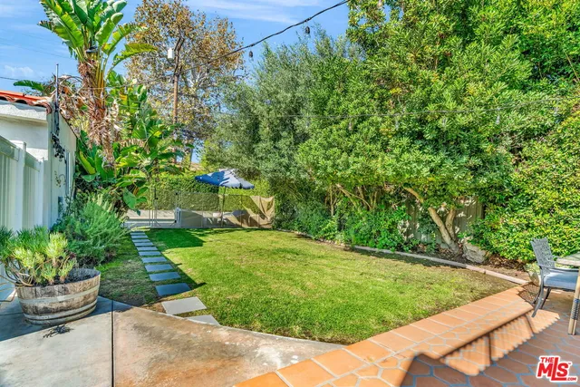 $2,995,000 | 911 South Victoria Avenue, Los Angeles, CA 90019