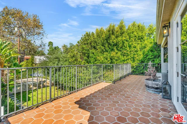$2,995,000 | 911 South Victoria Avenue, Los Angeles, CA 90019