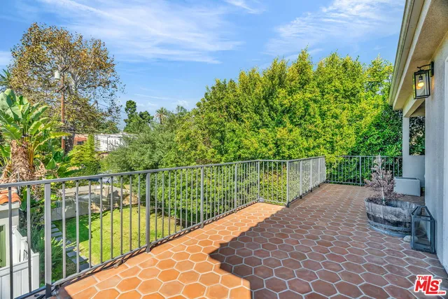 $2,995,000 | 911 South Victoria Avenue, Los Angeles, CA 90019