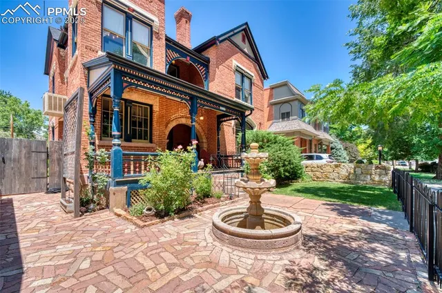 a house view with a outdoor space