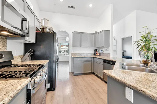 $480,000 | 1228 Monterey Street, Madera, CA 93637