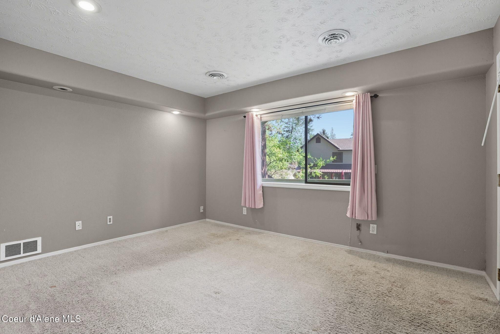 119 David Court Post Falls, ID 83854 - Photo 16 of 47 Inside-Spokane-David-16