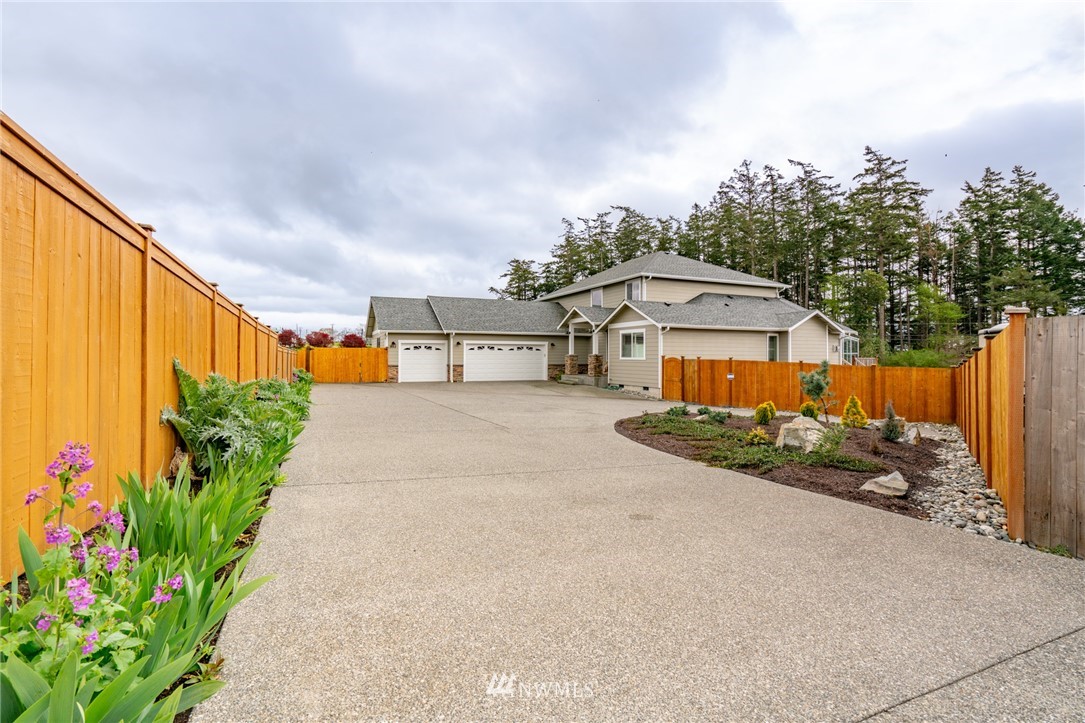952 Lyle Ridge Circle Oak Harbor, WA 98277 - Photo 2 of 25 Gallery Image 2