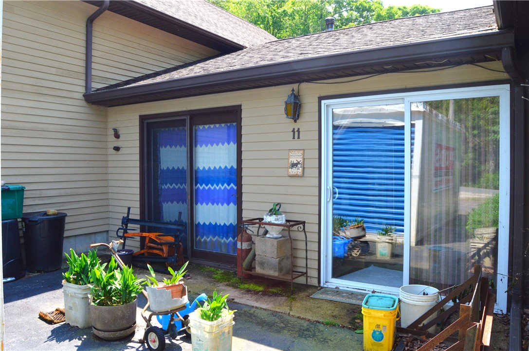11 Buckeye Brook Road Charlestown, RI 02813 - Photo 23 of 43 Breezeway