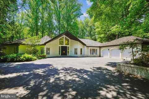 $2,500,000 | 9100 Aldershot Drive, Bethesda, MD 20817