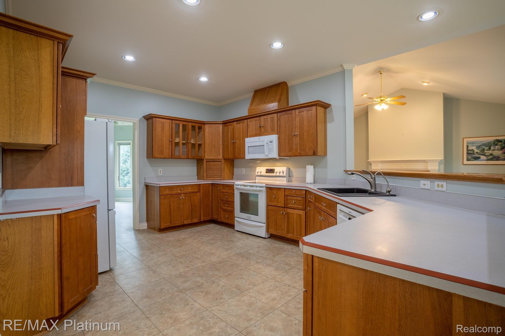 4871 Pratt Road Ann Arbor, MI 48103 - Photo 18 of 67 IMG_7025-HDR.jpg
