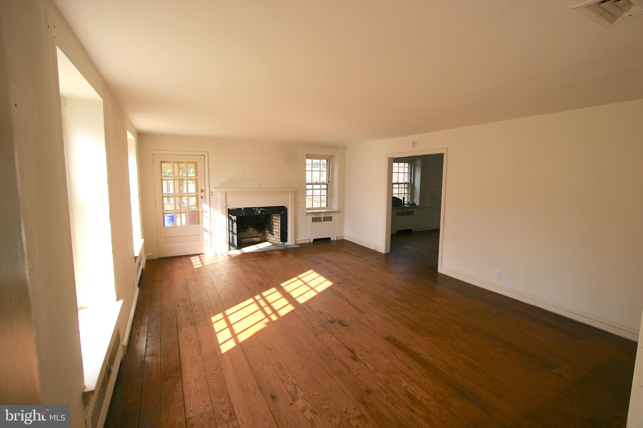 1200 Knox Road Wynnewood, PA 19096 - Photo 7 of 32 Living Room