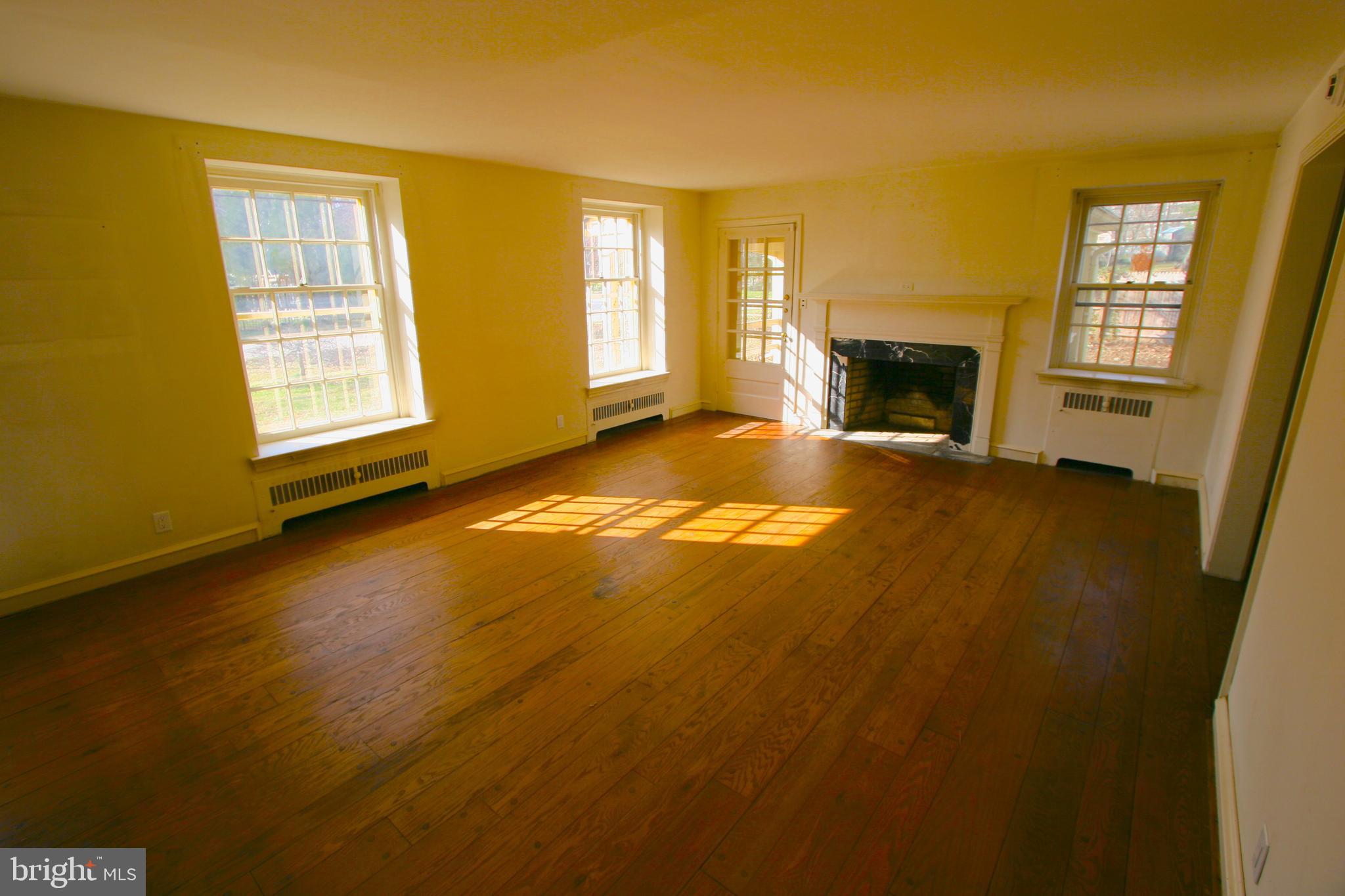 1200 Knox Road Wynnewood, PA 19096 - Photo 8 of 32 Living Room
