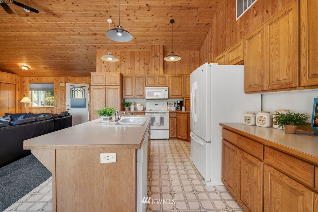 2806 Cavalero Road Lake Stevens, WA 98258 - Photo 12 of 37 Gallery Image 12