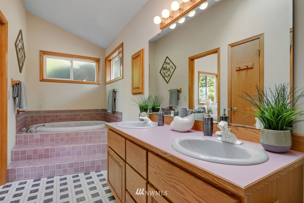 2806 Cavalero Road Lake Stevens, WA 98258 - Photo 18 of 37 Gallery Image 18
