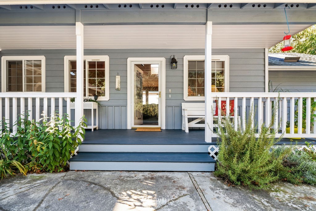 2806 Cavalero Road Lake Stevens, WA 98258 - Photo 4 of 37 Gallery Image 4