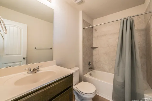 an empty room with a empty space and window