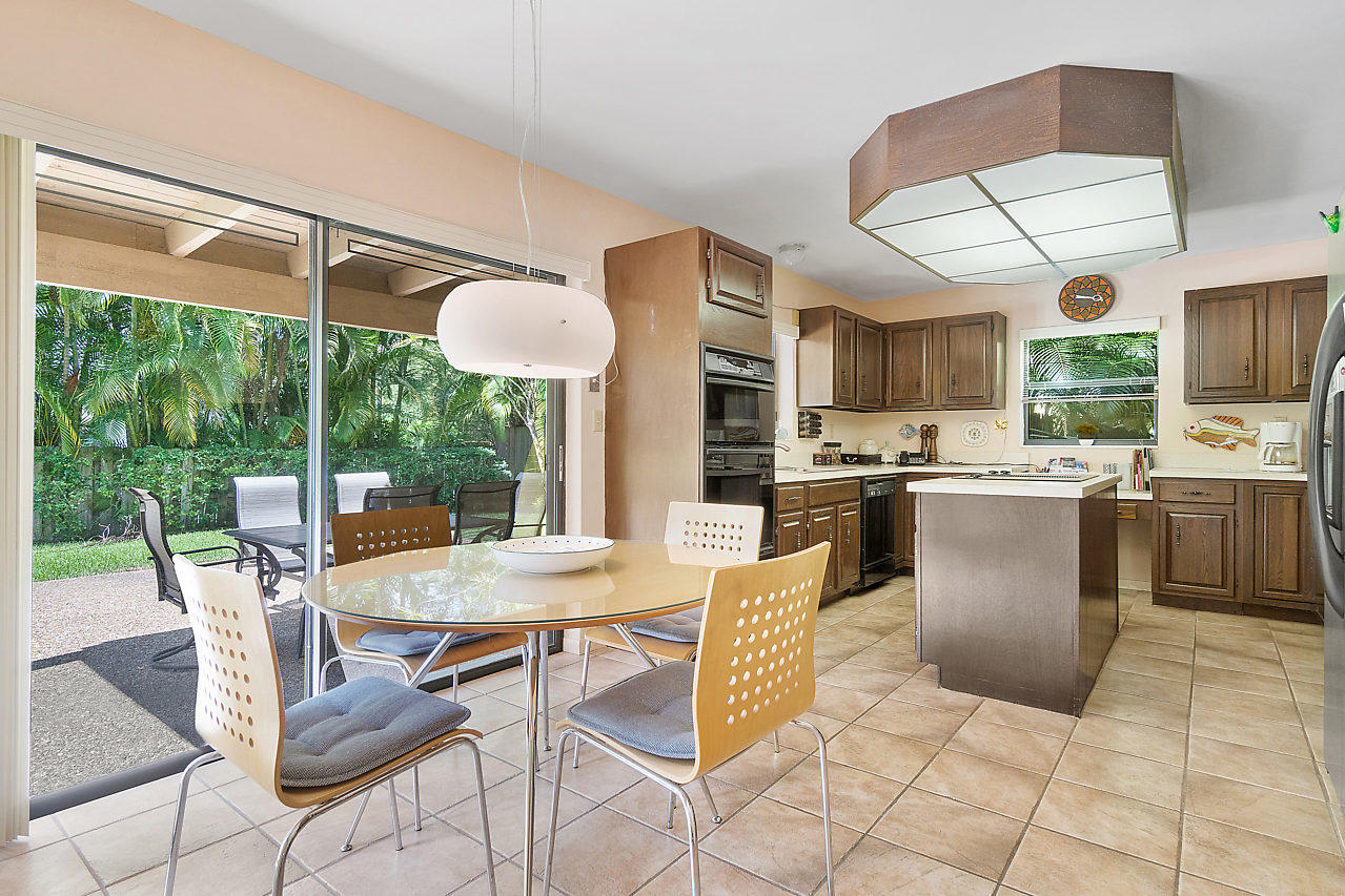 2647 Northwest 41st Street Boca Raton, FL 33434 - Photo 11 of 41 Eat-in Kitchen