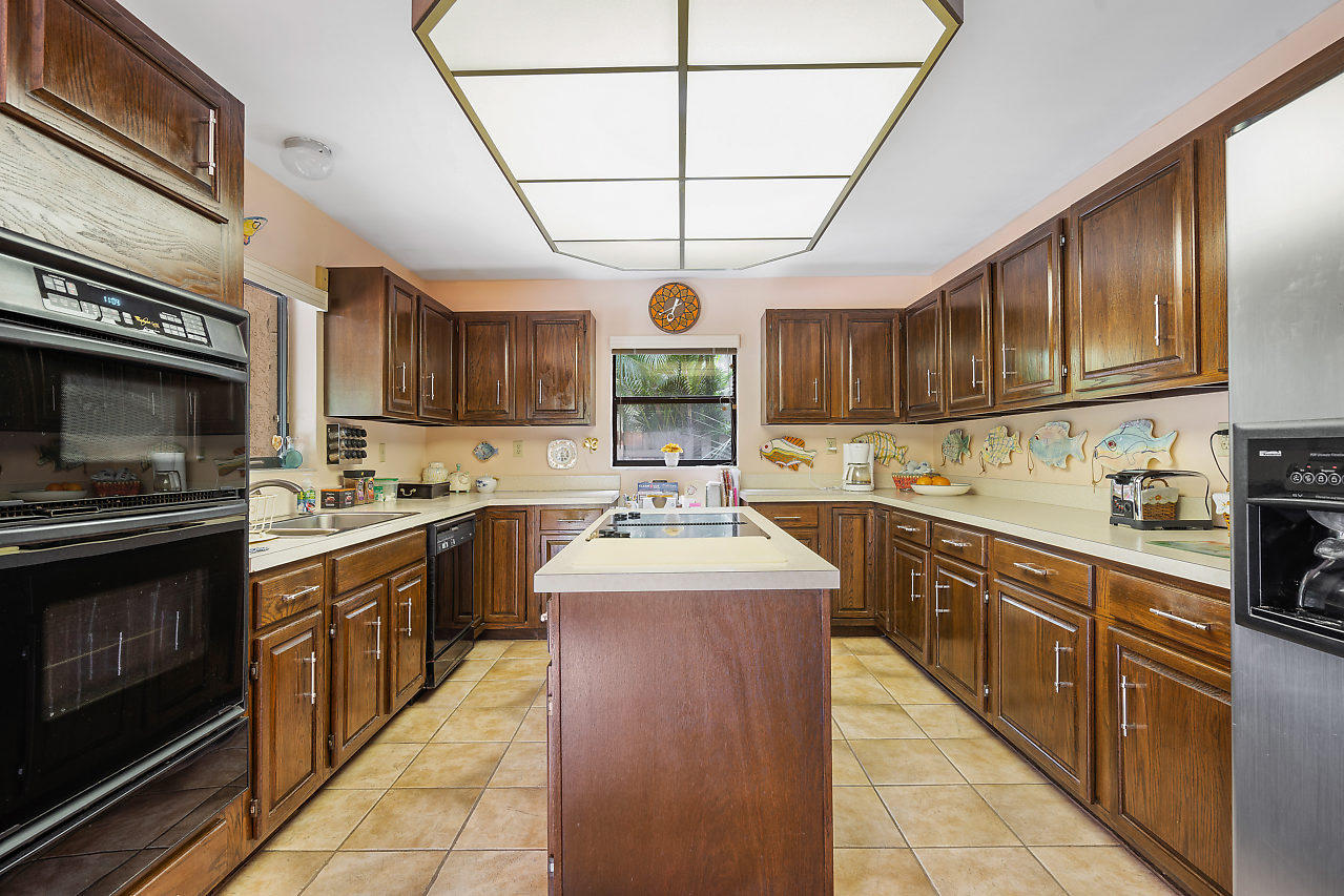 2647 Northwest 41st Street Boca Raton, FL 33434 - Photo 9 of 41 Kitchen