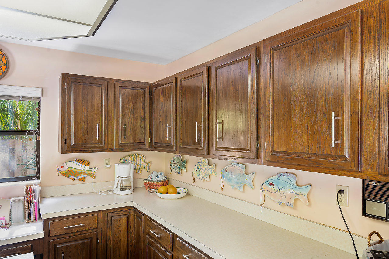 2647 Northwest 41st Street Boca Raton, FL 33434 - Photo 10 of 41 Kitchen