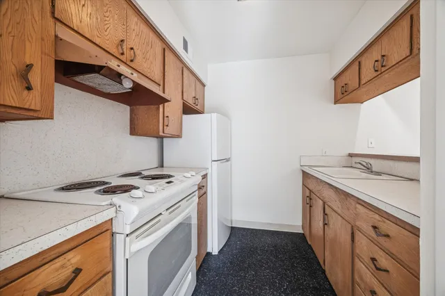 $1,195 | 3703 Roseland Street, Unit 10, Houston, TX 77006