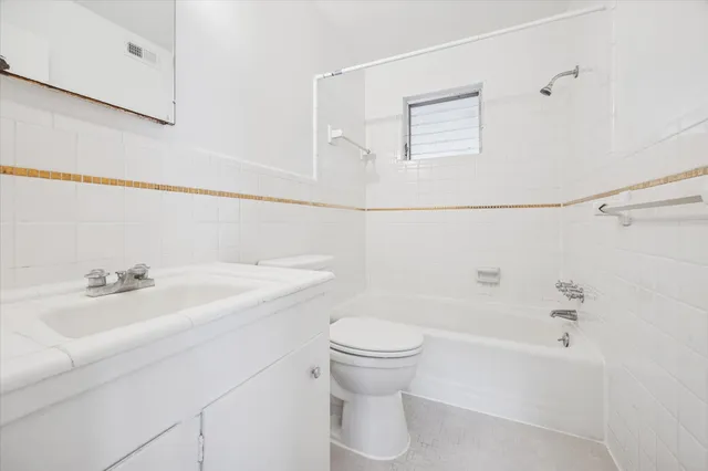 $1,195 | 3703 Roseland Street, Unit 10, Houston, TX 77006