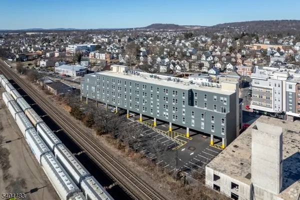 $2,175 | 18 West Main Street, Unit 204, Bound Brook, NJ 08805