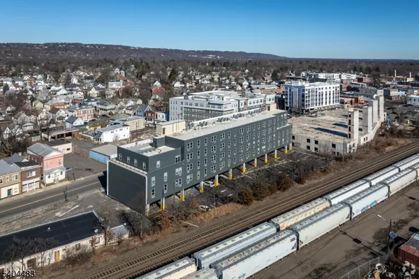 $2,175 | 18 West Main Street, Unit 204, Bound Brook, NJ 08805