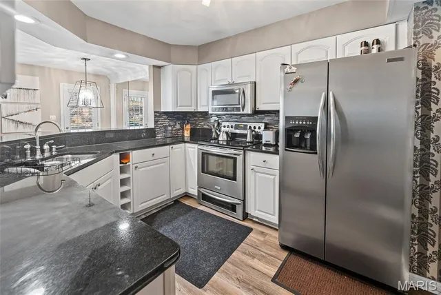 $370,000 | 4464 McPherson Avenue, Unit 3B, St. Louis, MO 63108