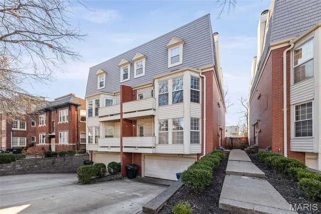 $370,000 | 4464 McPherson Avenue, Unit 3B, St. Louis, MO 63108