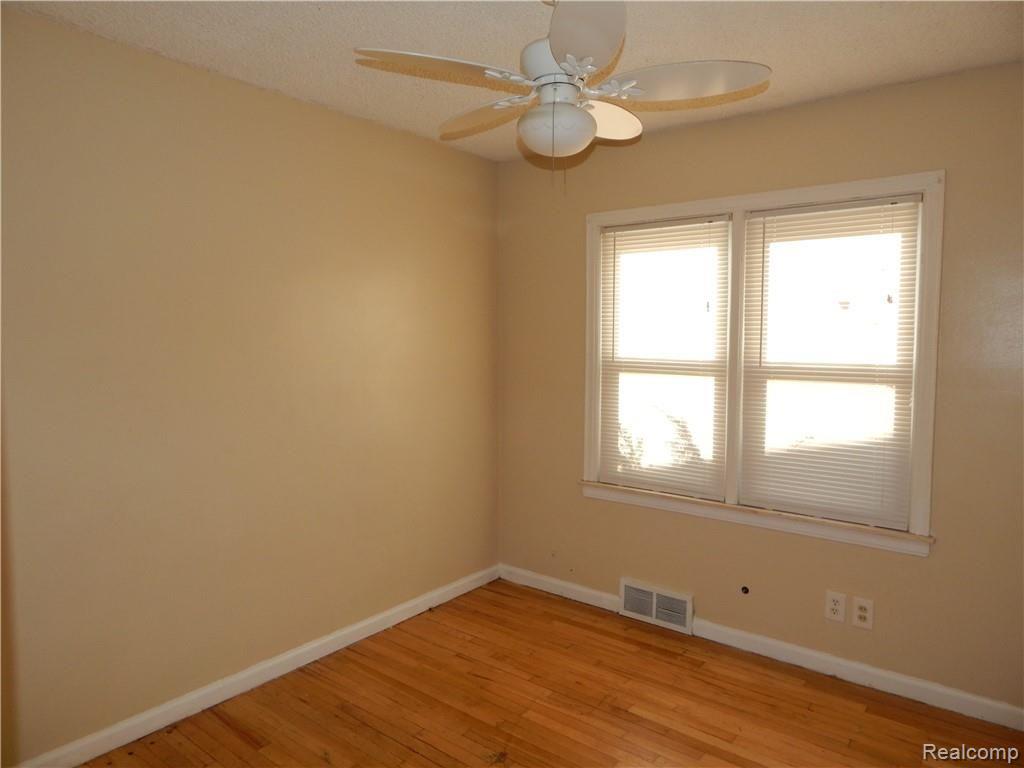 17607 Huntington Road Detroit, MI 48219 - Photo 11 of 17