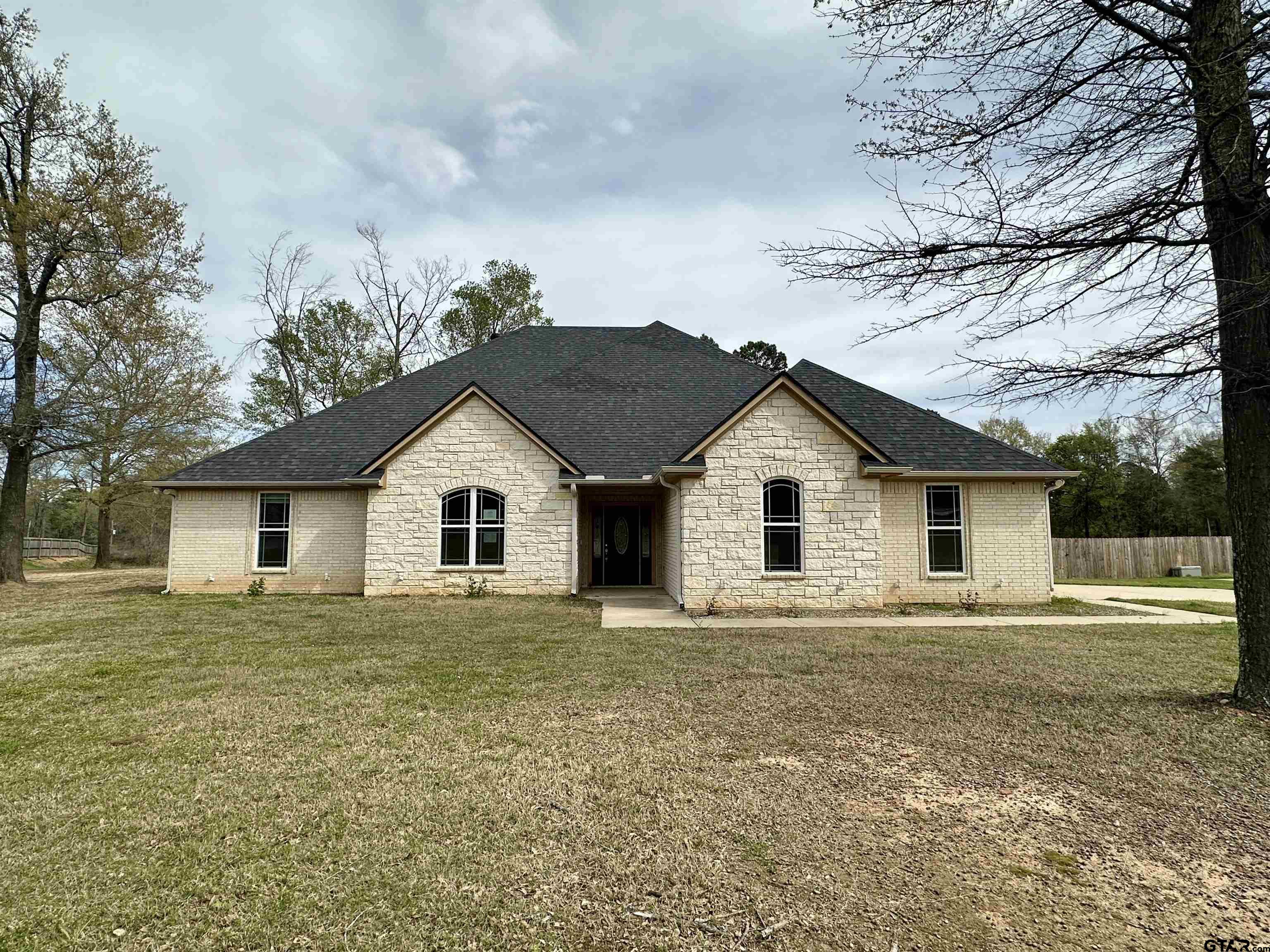 156 Terra Lane Longview, TX 75605 - Photo 2 of 14