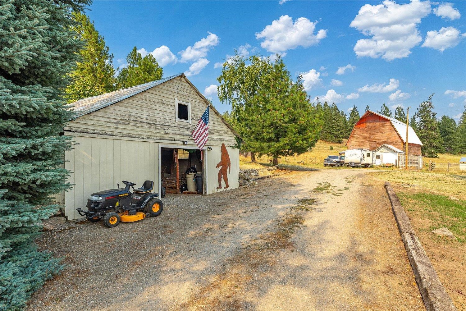 8410 West Valley Road Clayton, WA 99110 - Photo 32 of 45