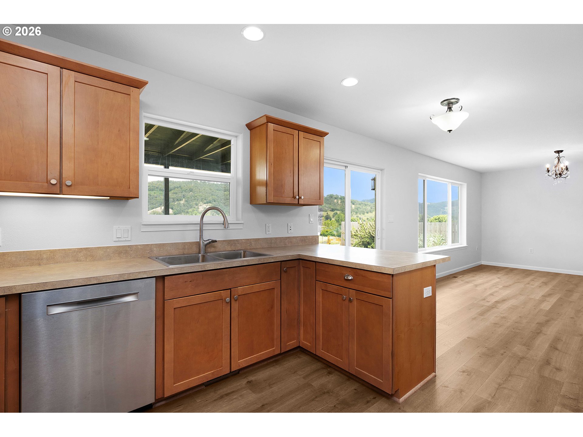 179 Rainbow Ridge Avenue Roseburg, OR 97471 - Photo 8 of 40