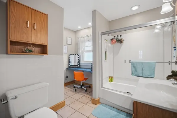 $349,999 | 156 Farnsworth Street, Chicopee, MA 01013