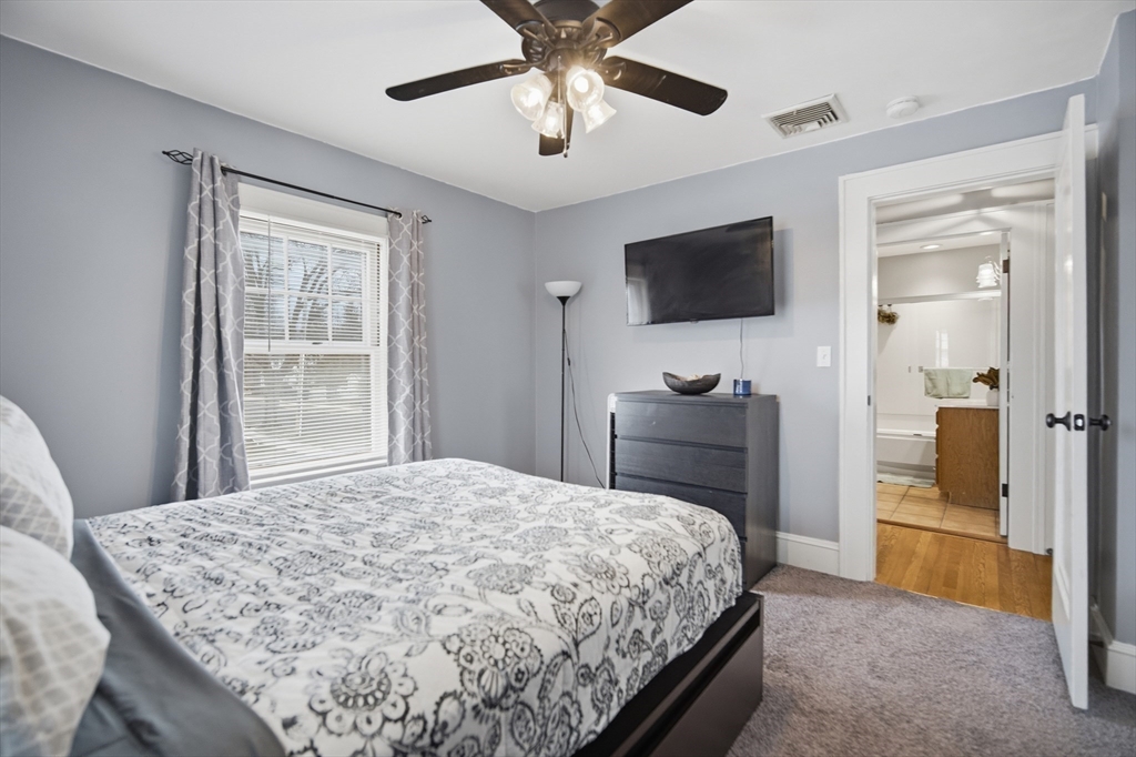 156 Farnsworth Street Chicopee, MA 01013 - Photo 25 of 37