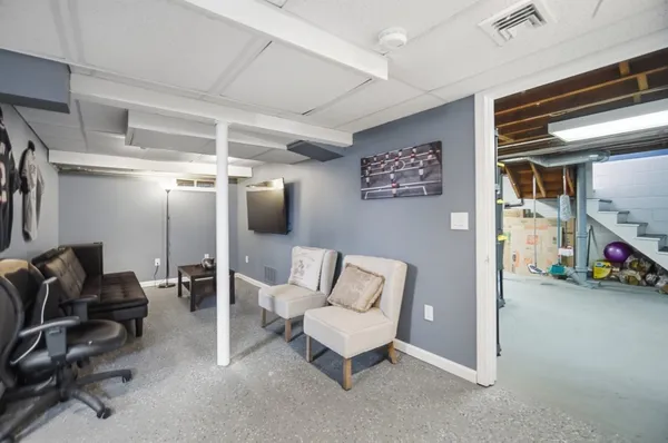 $349,999 | 156 Farnsworth Street, Chicopee, MA 01013