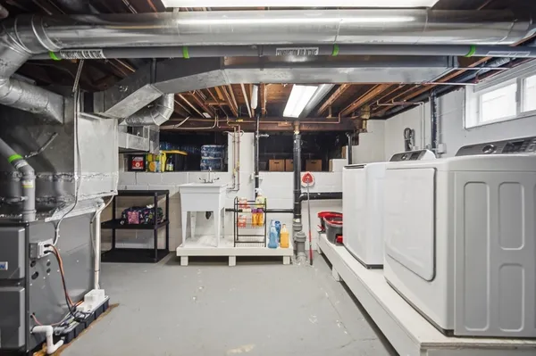 $349,999 | 156 Farnsworth Street, Chicopee, MA 01013