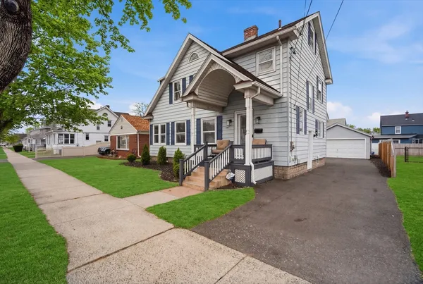 $349,999 | 156 Farnsworth Street, Chicopee, MA 01013