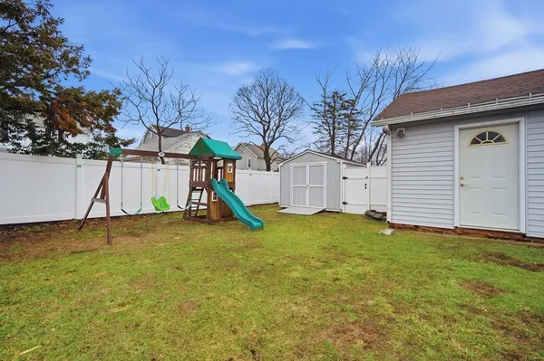 $349,999 | 156 Farnsworth Street, Chicopee, MA 01013