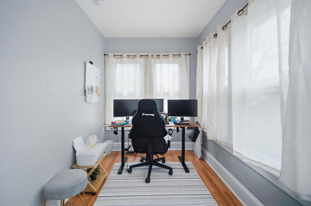 156 Farnsworth Street Chicopee, MA 01013 - Photo 8 of 37