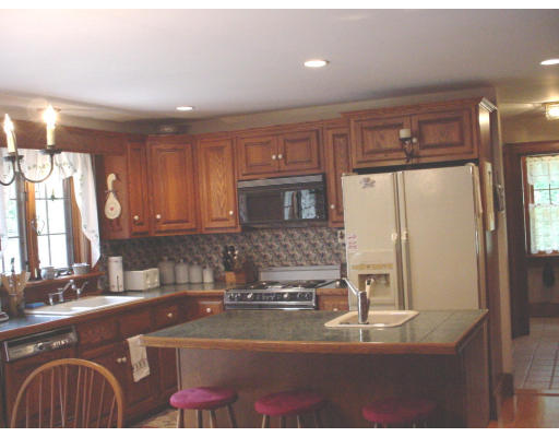 90 Newell Road Holden, MA 01520 - Photo 8 of 17 Gallery Image 8