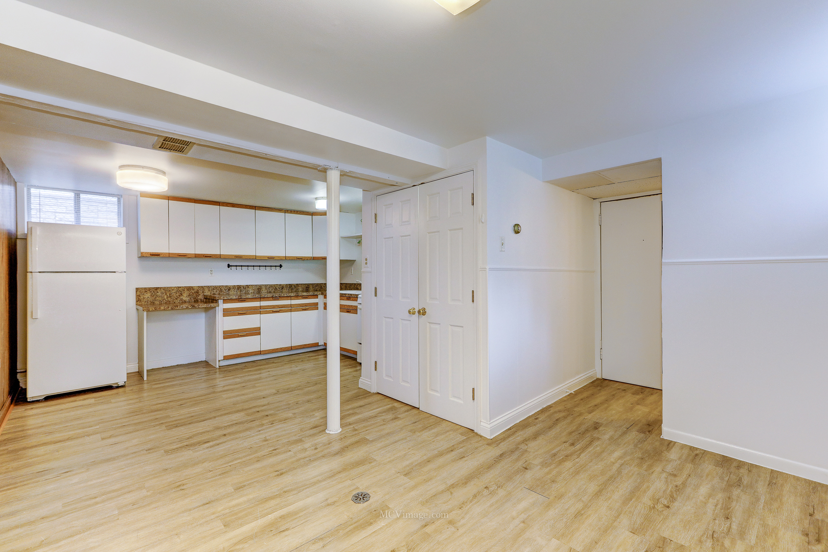 512 Porter Street, Unit B Lemont, IL 60439 - Photo 2 of 22 a view of kitchen with wooden floor