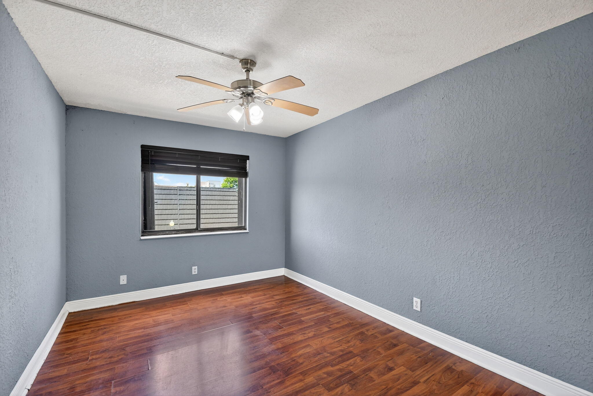 320 Woodland Road Palm Springs, FL 33461 - Photo 45 of 49 49-web-or-mls-DSC_5005