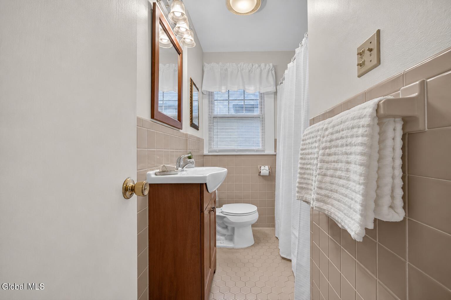 36 Pointview Drive Troy, NY 12180 - Photo 24 of 36 Bathroom
