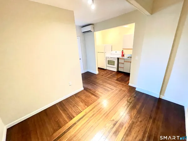 $950 | 1015 West Main Street, Unit 2M, Waterbury, CT 06708