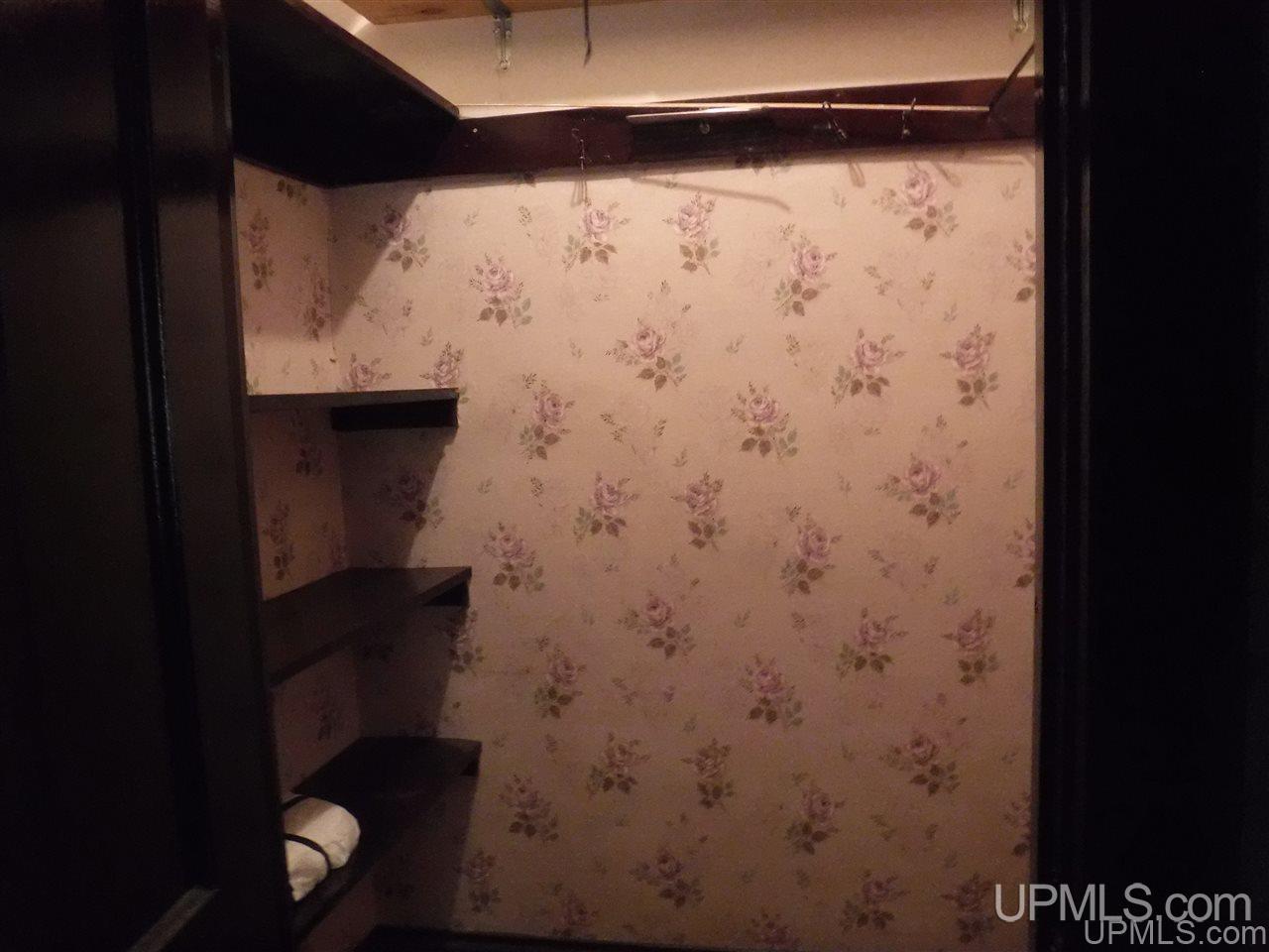 332 Kearsarge Street Calumet, MI 49913 - Photo 31 of 35